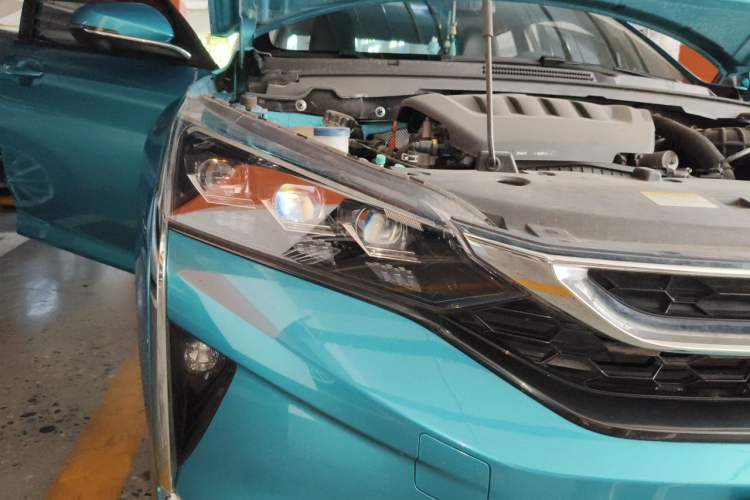 Used Dongfeng Aeolus Yixuan 2020 230T Automatic Cool Edition Right Front Headlight