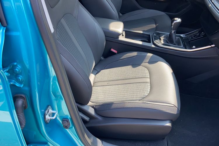 Used Dongfeng Aeolus Yixuan 2020 200T Manual Ignition Edition Right Front Seat