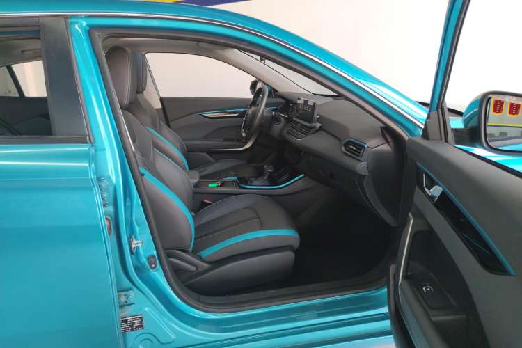 Used Dongfeng Aeolus Yixuan 2020 230T Automatic Dazzle Track Edition Right Front Seat