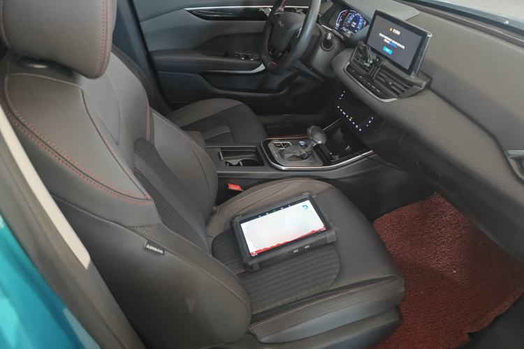Used Dongfeng Aeolus Yixuan 2020 230T Automatic Dazzle Track Edition Right Front Seat