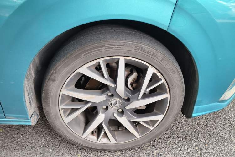 Used Dongfeng Aeolus Yixuan 2020 230T Automatic Advanced Edition Right Front Wheel Hub