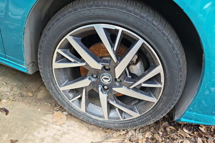 Used Dongfeng Aeolus Yixuan 2020 230T Automatic Cool Edition Right Front Wheel Hub