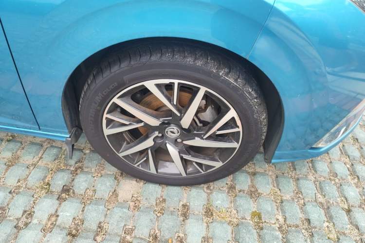 Used Dongfeng Aeolus Yixuan 2020 230T Automatic Cool Edition Right Front Wheel Hub