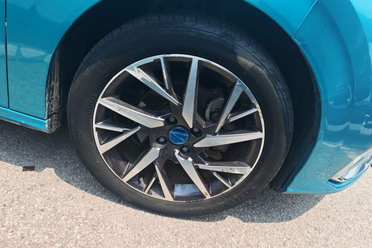 Used Dongfeng Aeolus Yixuan 2020 230T Automatic Advanced Edition Right Front Wheel Hub