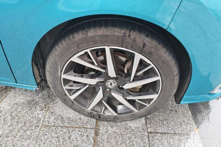 Used Dongfeng Aeolus Yixuan 2020 230T Automatic Cool Edition Right Front Wheel Hub