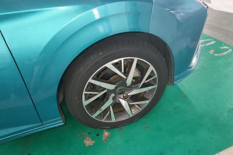Used Dongfeng Aeolus Yixuan 2020 230T Automatic Cool Edition Right Front Wheel Hub