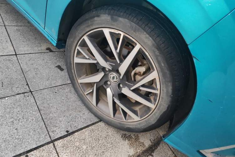 Used Dongfeng Aeolus Yixuan 2020 230T Automatic Cool Edition Right Front Wheel Hub
