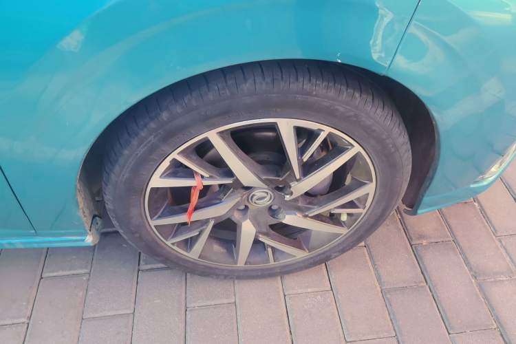 Used Dongfeng Aeolus Yixuan 2020 230T Automatic Cool Edition Right Front Wheel Hub
