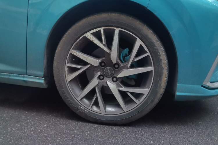 Used Dongfeng Aeolus Yixuan 2020 230T Automatic Advanced Edition Right Front Wheel Hub