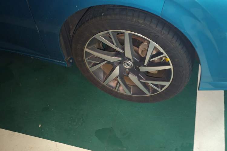 Used Dongfeng Aeolus Yixuan 2020 230T Automatic Advanced Edition Right Front Wheel Hub