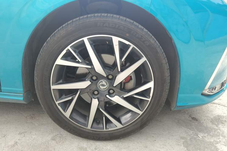 Used Dongfeng Aeolus Yixuan 2020 230T Automatic Cool Edition Right Front Wheel Hub