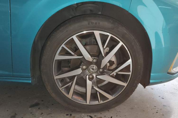 Used Dongfeng Aeolus Yixuan 2020 230T Automatic Cool Edition Right Front Wheel Hub