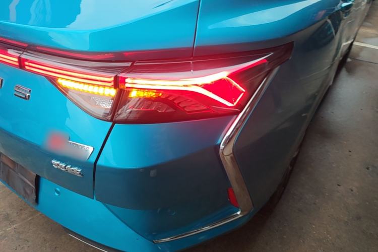 Used Dongfeng Aeolus Yixuan 2020 230T Automatic Advanced Edition Right Rear Taillight