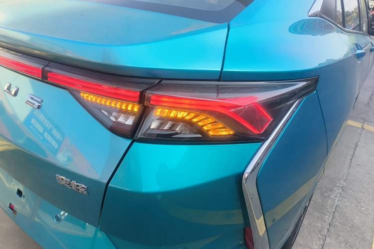 Used Dongfeng Aeolus Yixuan 2020 230T Automatic Cool Edition Right Rear Taillight