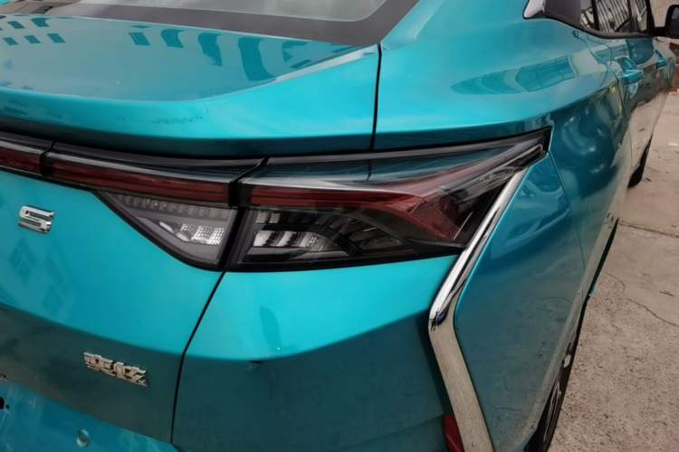 Used Dongfeng Aeolus Yixuan 2020 230T Automatic Advanced Edition Right Rear Taillight