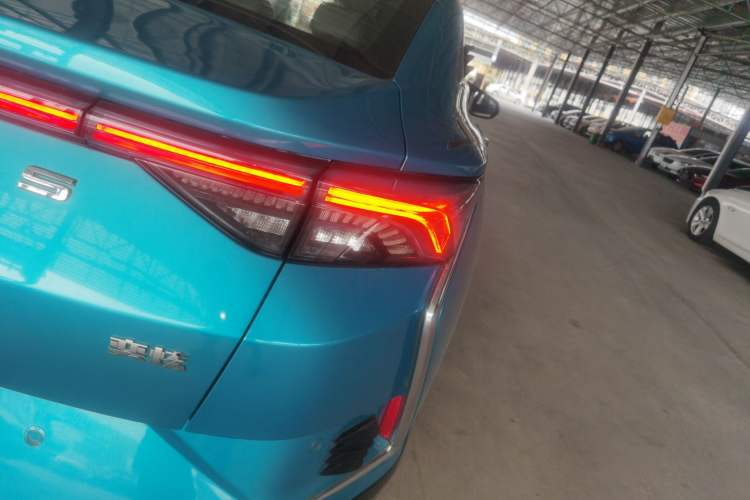 Used Dongfeng Aeolus Yixuan 2020 230T Automatic Advanced Edition Right Rear Taillight