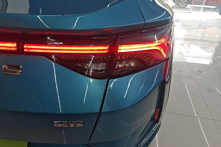 Used Dongfeng Aeolus Yixuan 2020 230T Automatic Cool Edition Right Rear Taillight