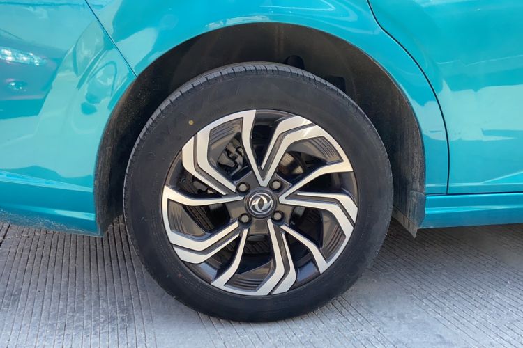 Used Dongfeng Aeolus Yixuan 2020 200T Manual Ignition Edition Right Rear Wheel Hub