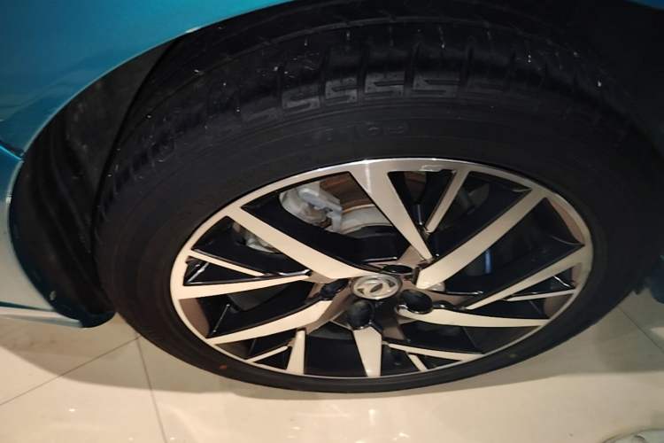 Used Dongfeng Aeolus Yixuan 2020 230T Automatic Advanced Edition Right Rear Wheel Hub