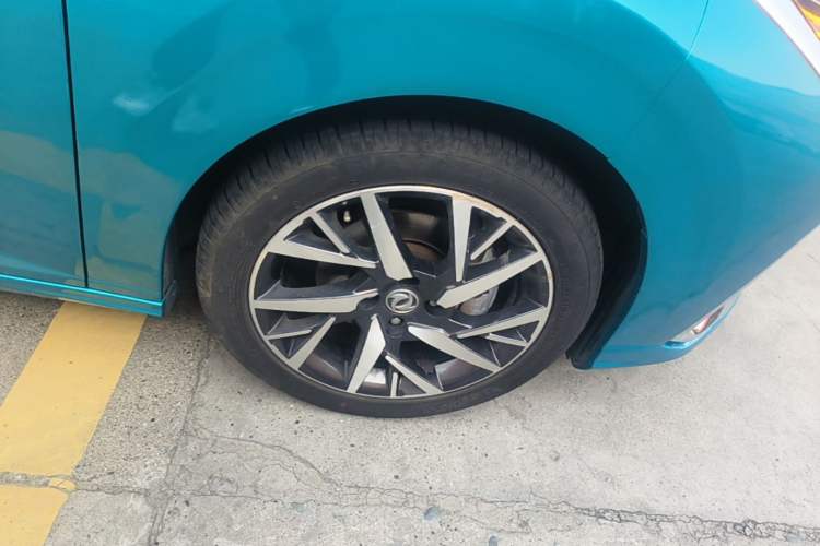 Used Dongfeng Aeolus Yixuan 2020 230T Automatic Cool Edition Right Rear Wheel Hub