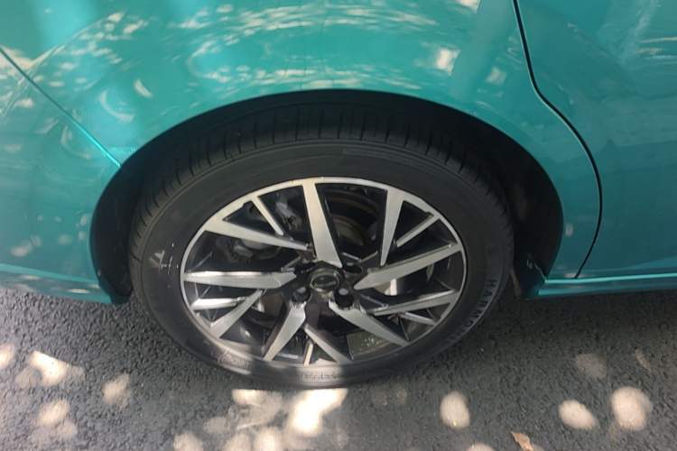 Used Dongfeng Aeolus Yixuan 2020 230T Automatic Cool Edition Right Rear Wheel Hub