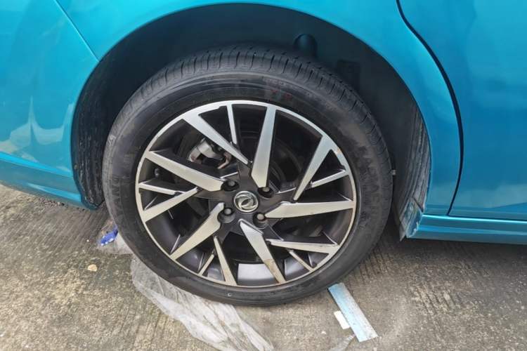 Used Dongfeng Aeolus Yixuan 2020 230T Automatic Advanced Edition Right Rear Wheel Hub