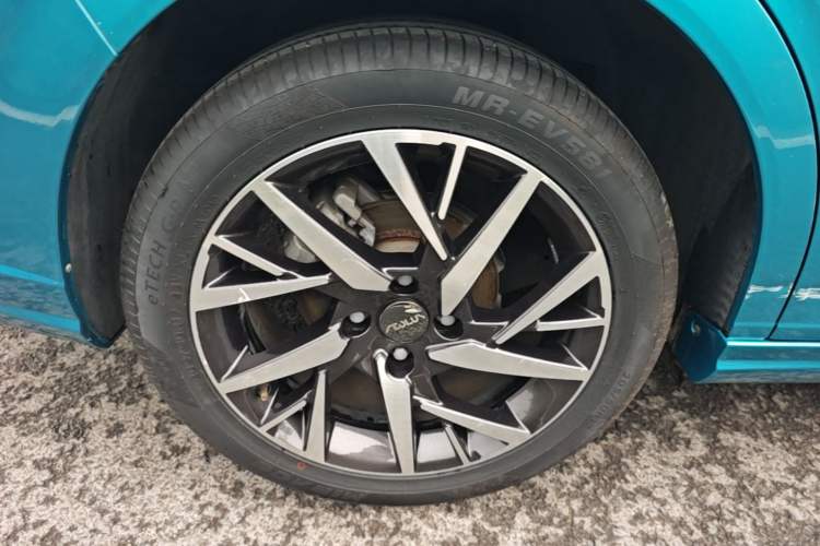 Used Dongfeng Aeolus Yixuan 2020 230T Automatic Cool Edition Right Rear Wheel Hub