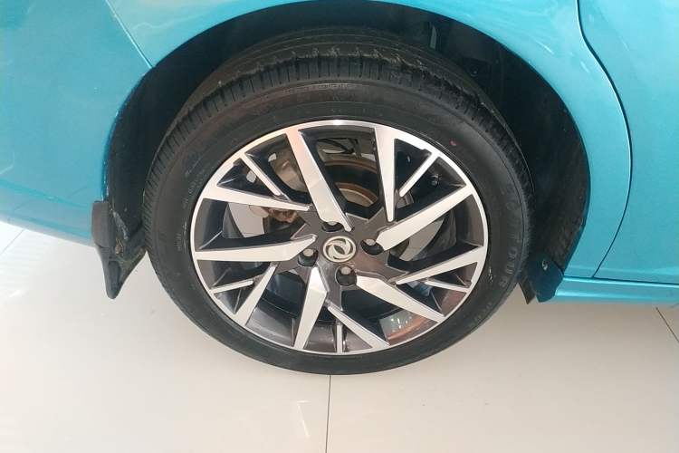 Used Dongfeng Aeolus Yixuan 2020 230T Automatic Cool Edition Right Rear Wheel Hub