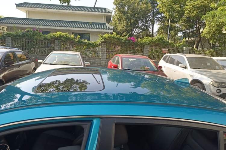 Used Dongfeng Aeolus Yixuan 2020 230T Automatic Dazzle Track Edition Roof