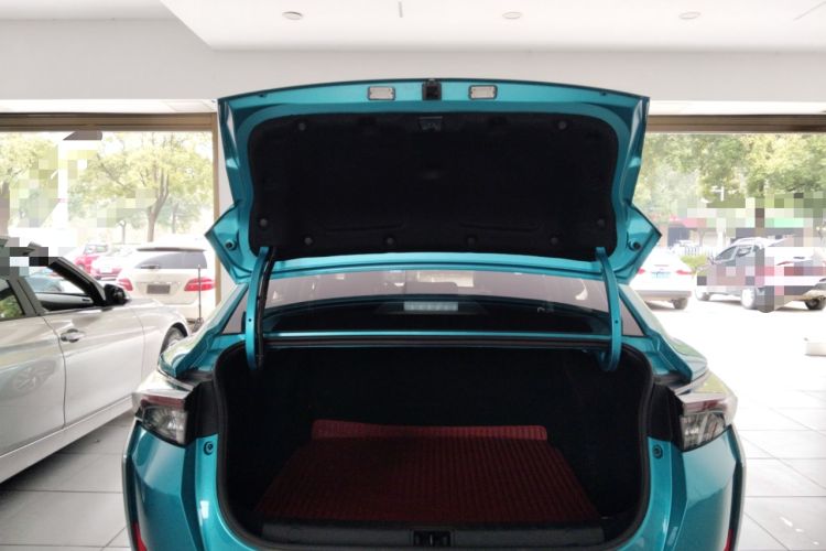 Used Dongfeng Aeolus Yixuan 2020 230T Automatic Dazzle Track Edition Trunk
