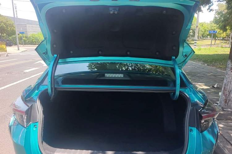 Used Dongfeng Aeolus Yixuan 2020 230T Automatic Cool Edition Trunk