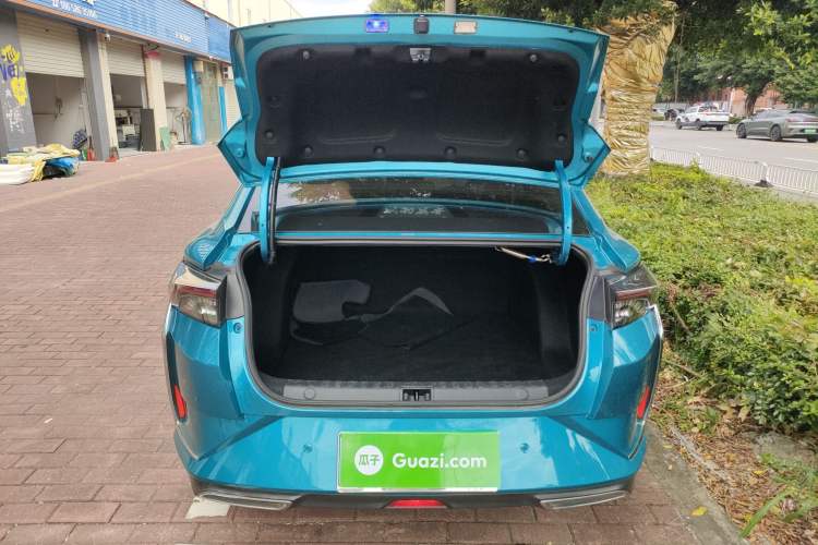 Used Dongfeng Aeolus Yixuan 2020 230T Automatic Cool Track Edition Trunk