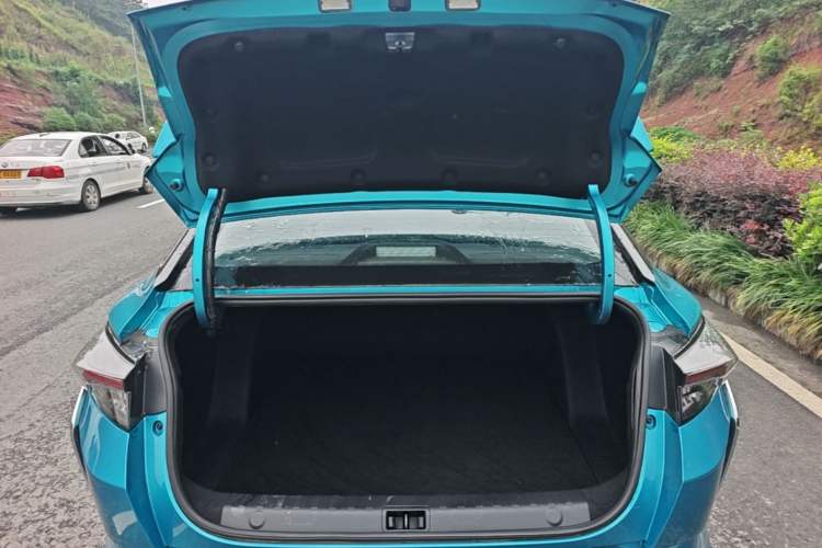 Used Dongfeng Aeolus Yixuan 2020 230T Automatic Cool Edition Trunk