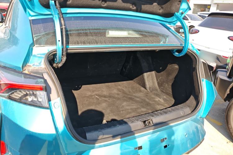 Used Dongfeng Aeolus Yixuan 2020 230T Automatic Advanced Edition Trunk