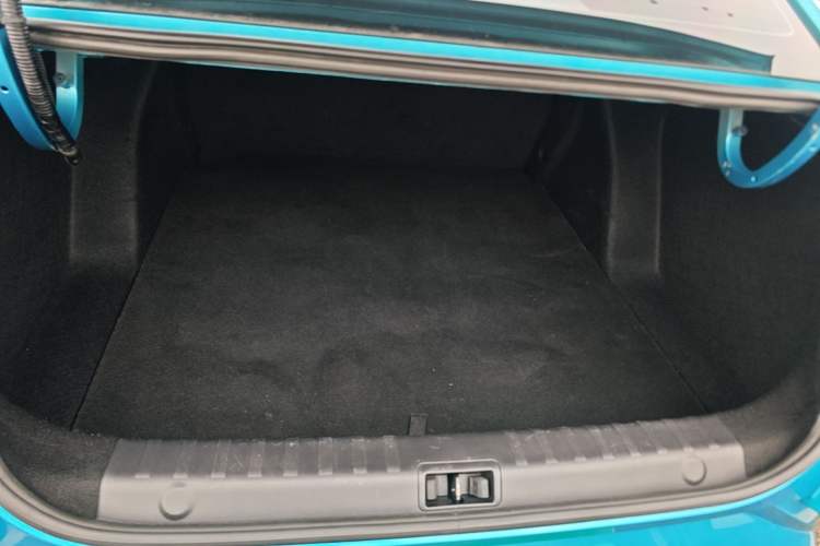 Used Dongfeng Aeolus Yixuan 2020 230T Automatic Cool Edition Trunk