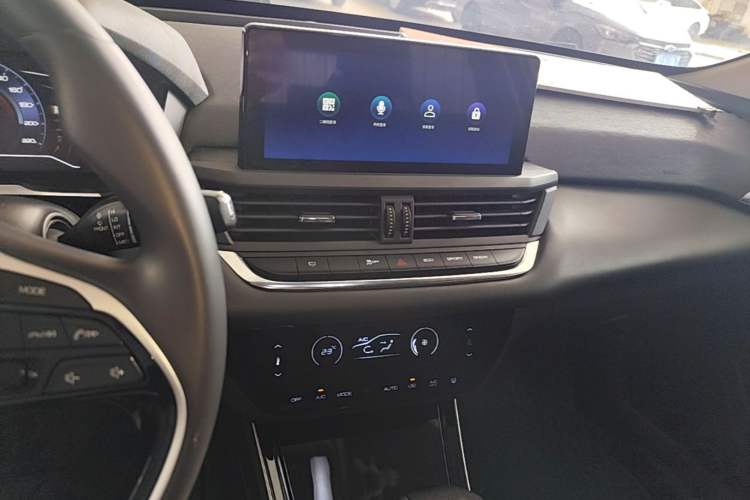 Used Dongfeng Aeolus Yixuan 2020 230T Automatic Advanced Edition Audio And AC Panel