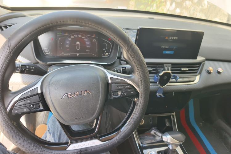 Used Dongfeng Aeolus Yixuan 2020 230T Automatic Dazzle Track Edition Center Console