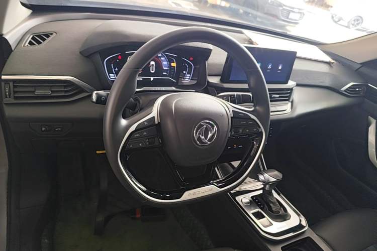 Used Dongfeng Aeolus Yixuan 2020 230T Automatic Advanced Edition Center Console