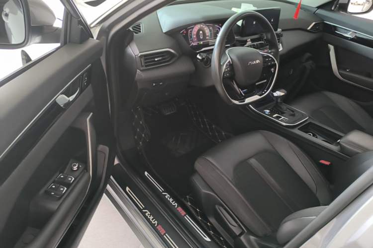 Used Dongfeng Aeolus Yixuan 2020 230T Automatic Dazzle Track Edition Driver Seat