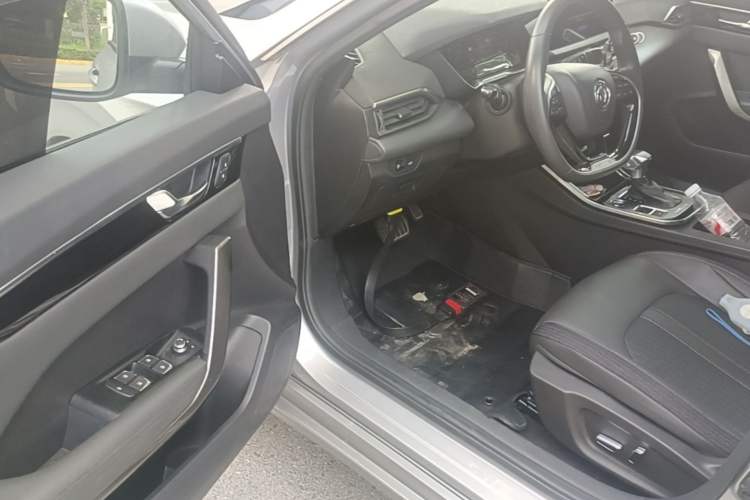Used Dongfeng Aeolus Yixuan 2020 230T Automatic Advanced Edition Driver Seat