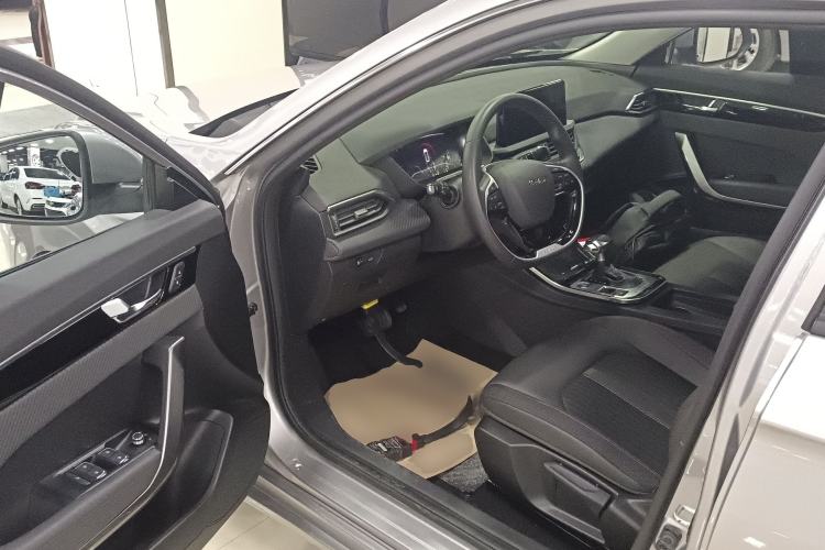 Used Dongfeng Aeolus Yixuan 2020 230T Automatic Dazzle Track Edition Driver Seat