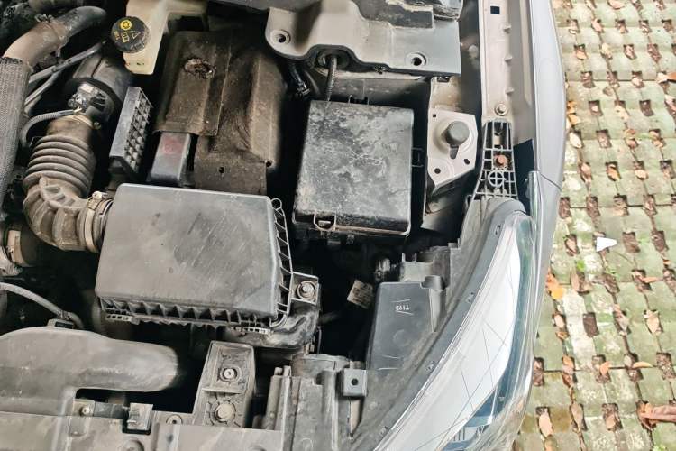 Used Dongfeng Aeolus Yixuan 2020 230T Automatic XuanYao Track Rider Edition Engine Bay Left