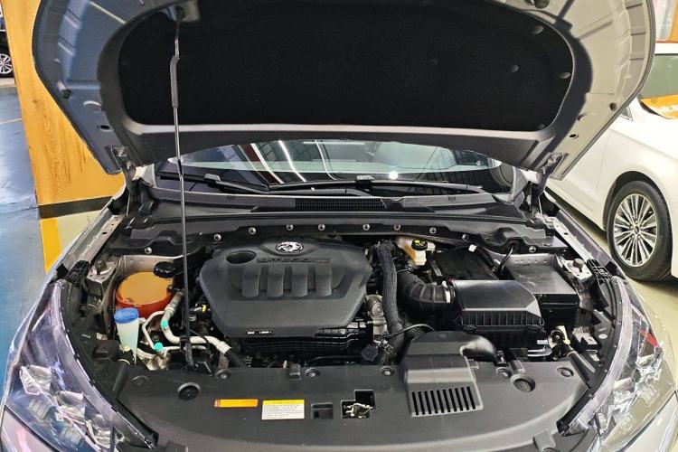 Used Dongfeng Aeolus Yixuan 2020 230T Automatic Cool Edition Engine Bay