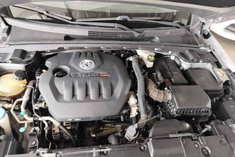 Used Dongfeng Aeolus Yixuan 2020 230T Automatic Advanced Edition Engine Bay