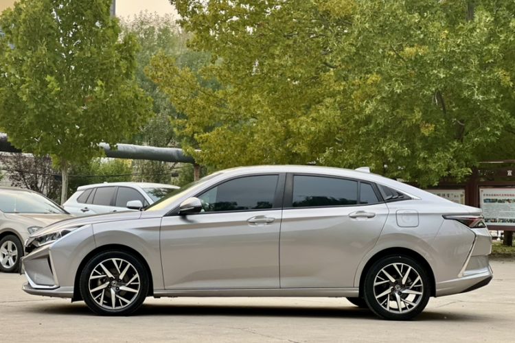Used Dongfeng Aeolus Yixuan 2020 230T Automatic Advanced Edition Exterior 1