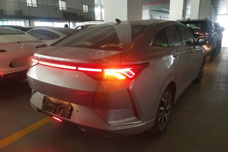 Used Dongfeng Aeolus Yixuan 2020 230T Automatic Dazzle Track Edition Exterior 5
