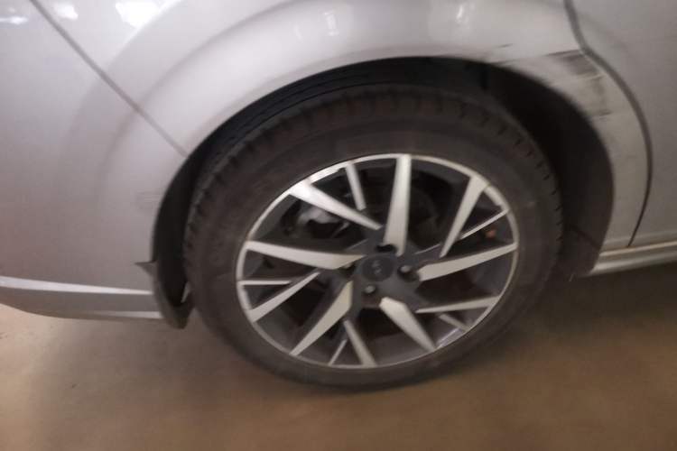 Used Dongfeng Aeolus Yixuan 2020 230T Automatic Dazzle Track Edition Exterior 8