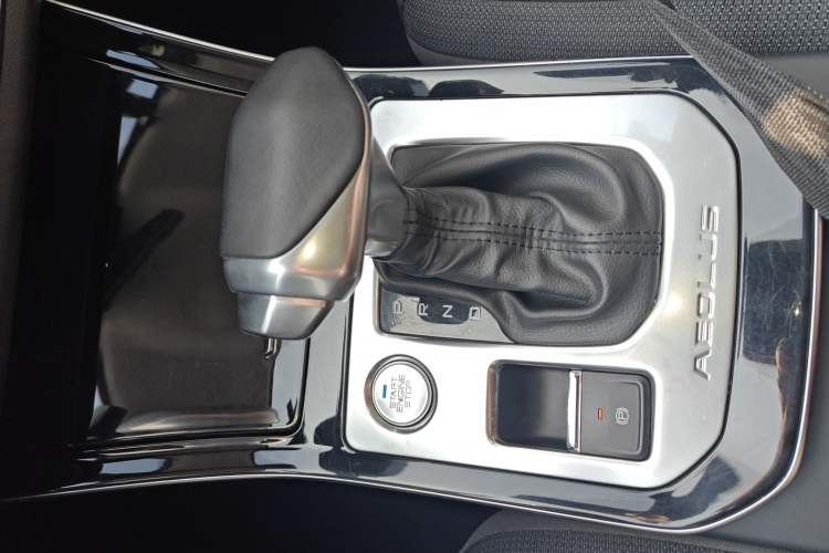 Used Dongfeng Aeolus Yixuan 2020 230T Automatic Cool Edition Gear Lever