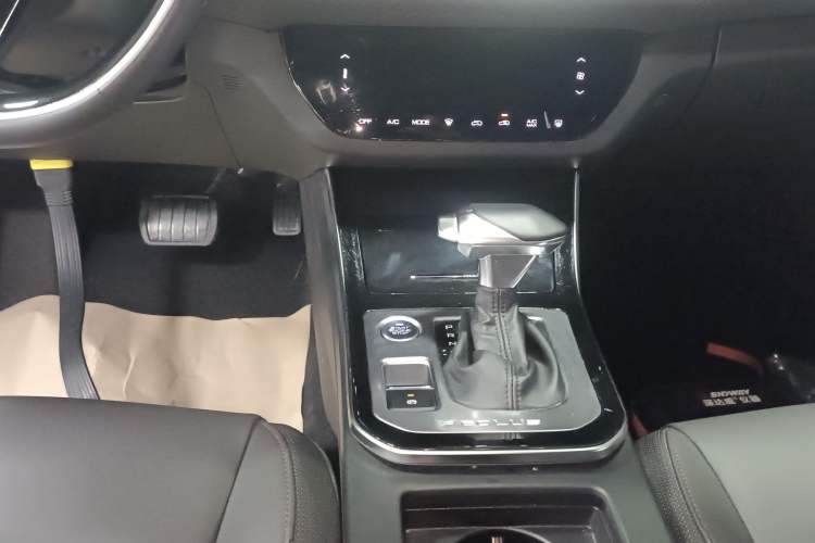 Used Dongfeng Aeolus Yixuan 2020 230T Automatic Dazzle Track Edition Gear Lever