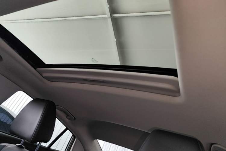 Used Dongfeng Aeolus Yixuan 2020 230T Automatic Advanced Edition Headliner